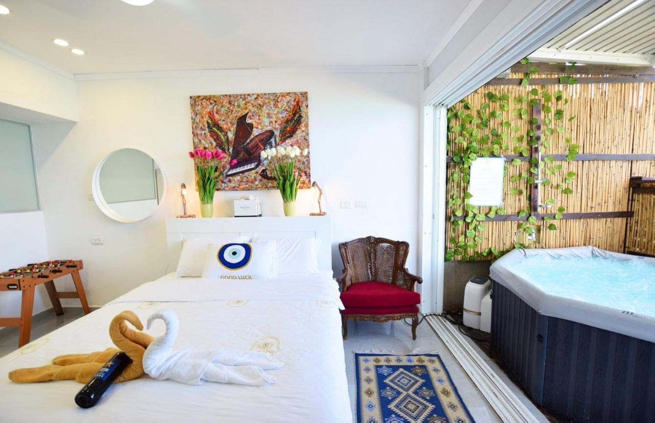 Magic On The Sea-Suites With A Private Jacuzzi And A Private Sea View Netanya Exterior photo