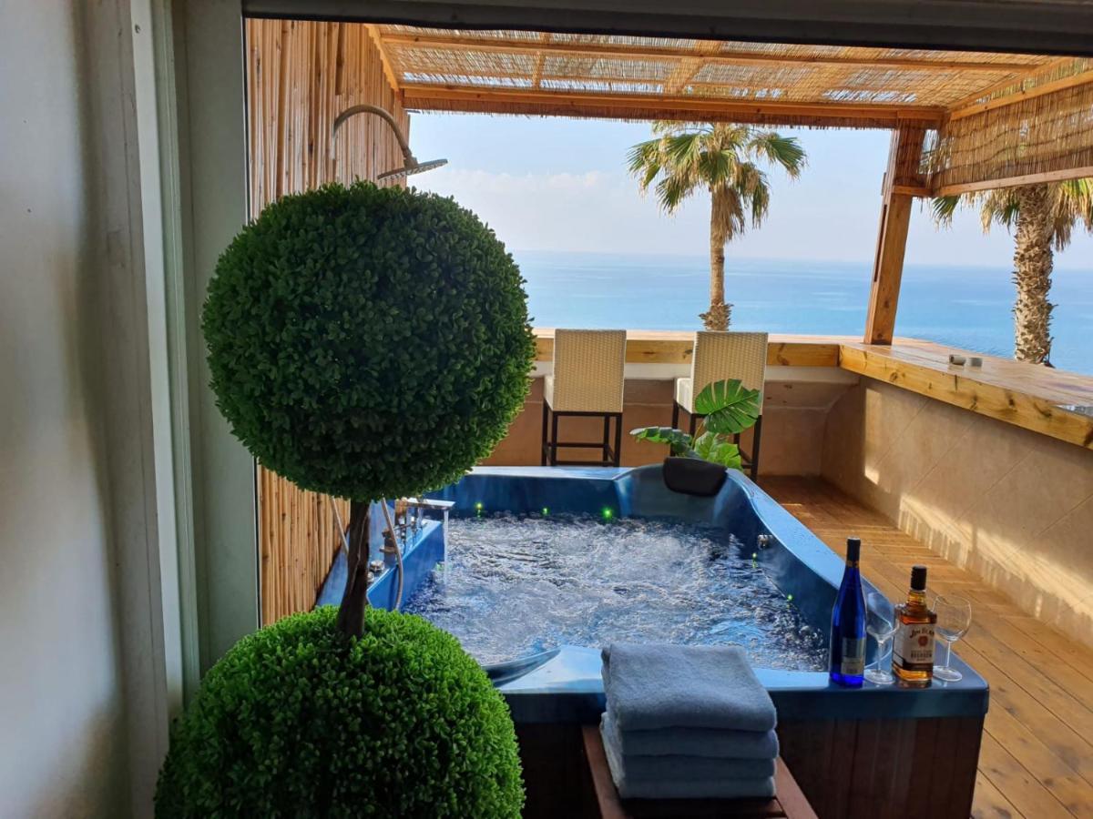 Magic On The Sea-Suites With A Private Jacuzzi And A Private Sea View Netanya Exterior photo