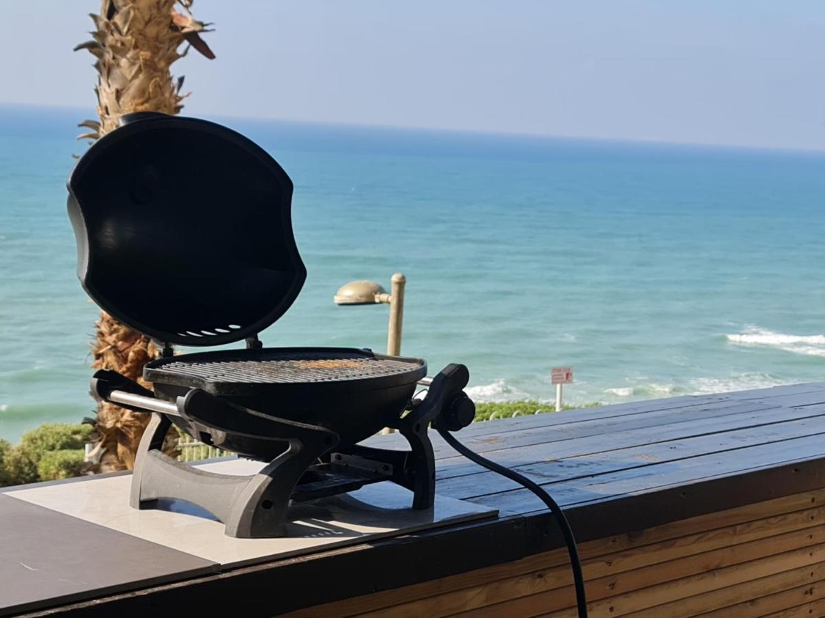 Magic On The Sea-Suites With A Private Jacuzzi And A Private Sea View Netanya Exterior photo