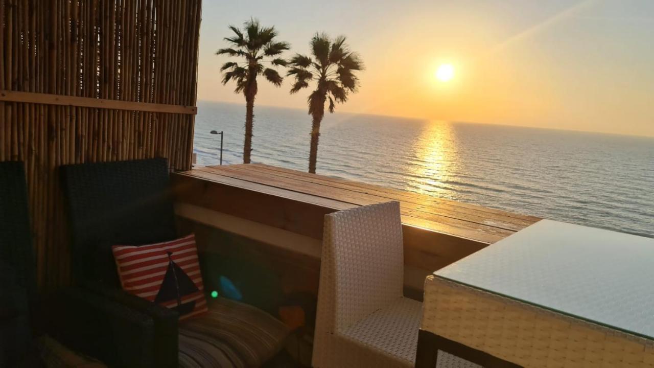 Magic On The Sea-Suites With A Private Jacuzzi And A Private Sea View Netanya Exterior photo